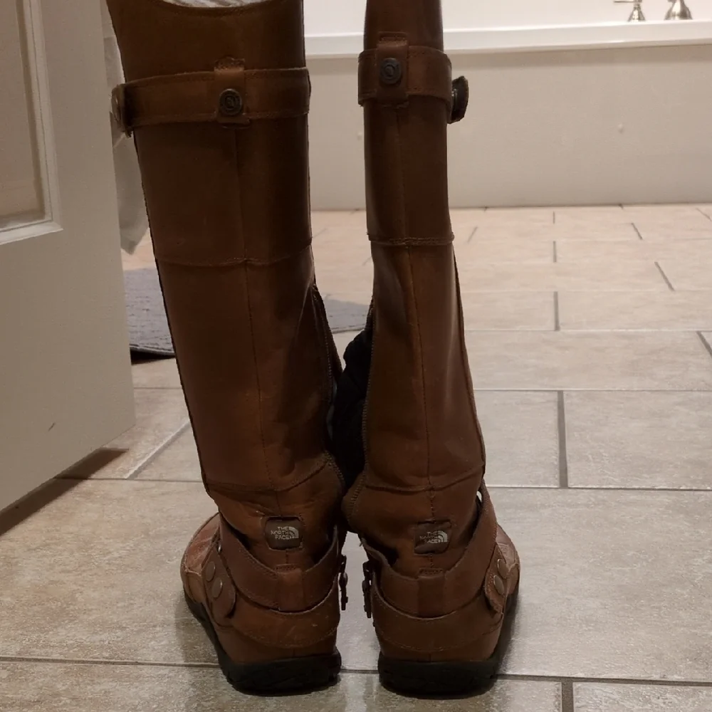 The North Face Tan Boots‎